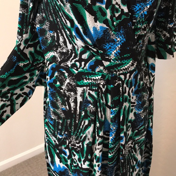 T Tahari Short Sleeve Knit Dress W/Waist Wrap Ties - Picture 4 of 8